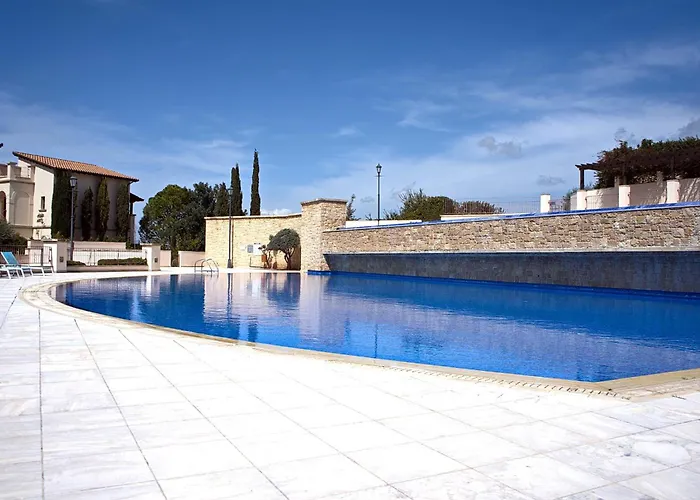 Apartmán Aphrodite Hills Renovated Flat L01 With Garden *