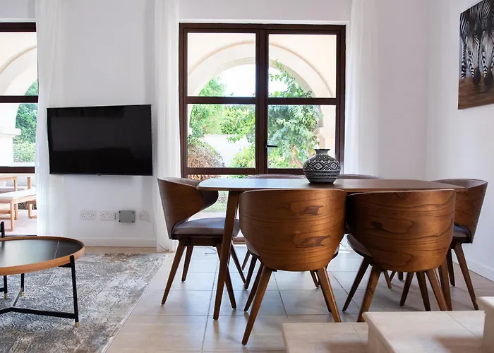 Aphrodite Hills Renovated Flat L01 With Garden Lägenhet *