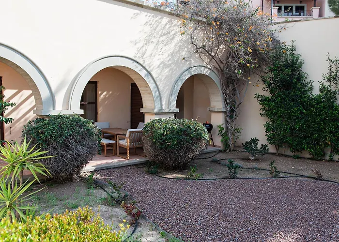 Aphrodite Hills Renovated Flat L01 With Garden